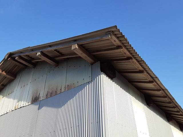 倉庫屋根はスレート波板